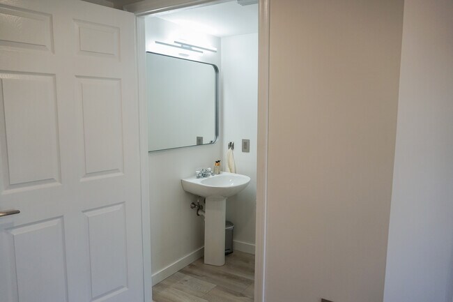 Building Photo - 1918 Brickell Ave