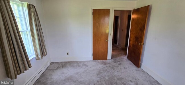 Building Photo - 604 Morwood Rd
