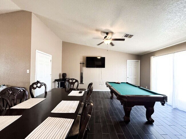 Building Photo - “Spacious 4-Bedroom, 2-Bath Home with Solar Panels in Yuma”