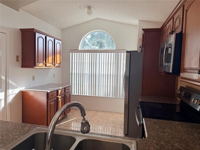 Building Photo - 1025 Brynlor Ln