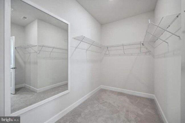 Building Photo - 325 Piper Ln