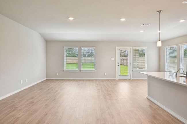 Building Photo - 5423 Kingdom Heights Blvd