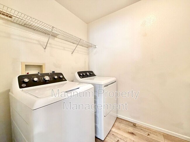 Building Photo - 46383 Vianne Ct