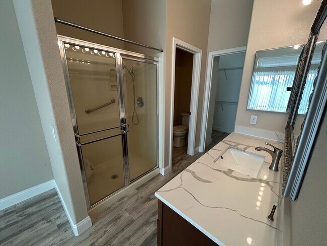 Building Photo - 460 Winesap Dr