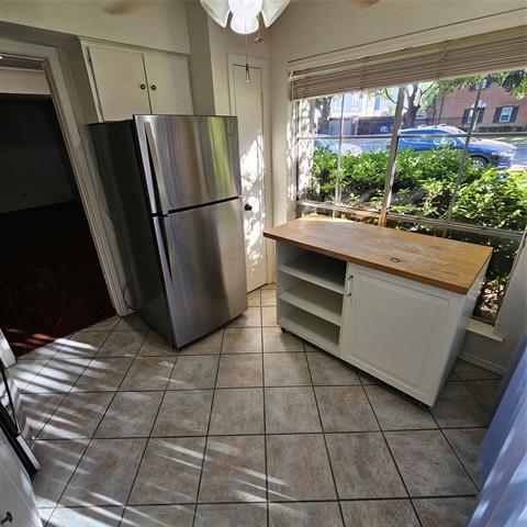 Building Photo - 7903 Meadow Park Dr