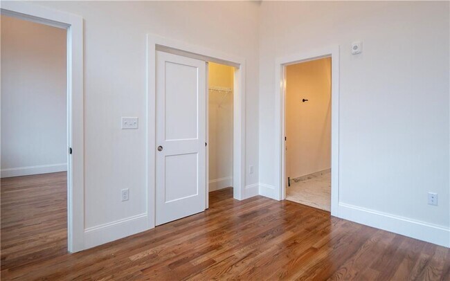 Building Photo - 15 Cranston Ave