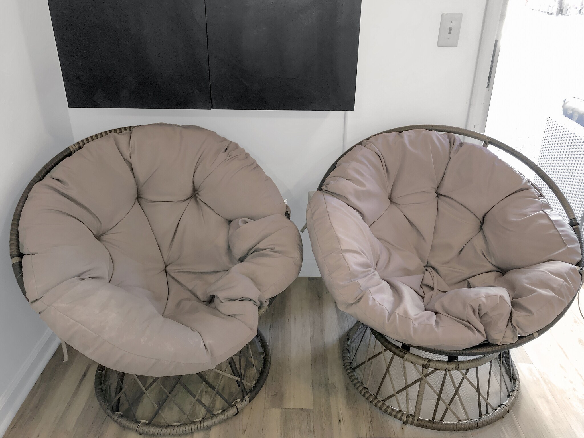Living room - 4220 Wilshire Blvd