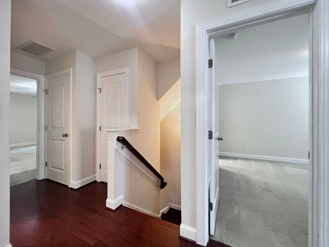 Building Photo - 2707 Masonboro Ferry Dr