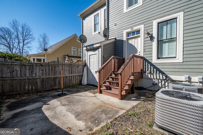 Building Photo - 83 Charter Oak Dr