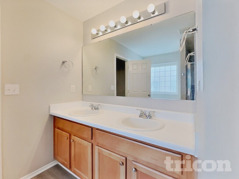 Building Photo - 4582 Brimmer Pl Dr