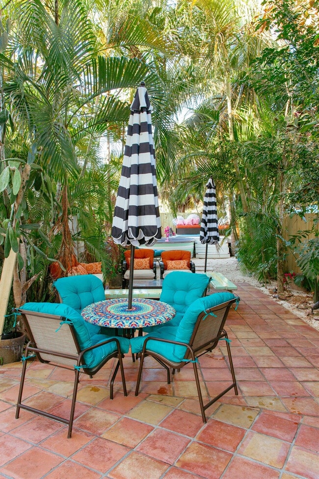 Building Photo - 519 28th St