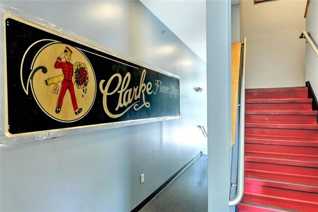 Building Photo - 400 Hope St