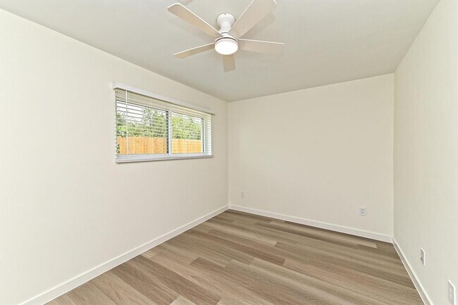 Building Photo - 1606 Normeadows Cir
