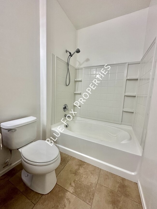 Building Photo - 12830 N Fox Hollow Dr