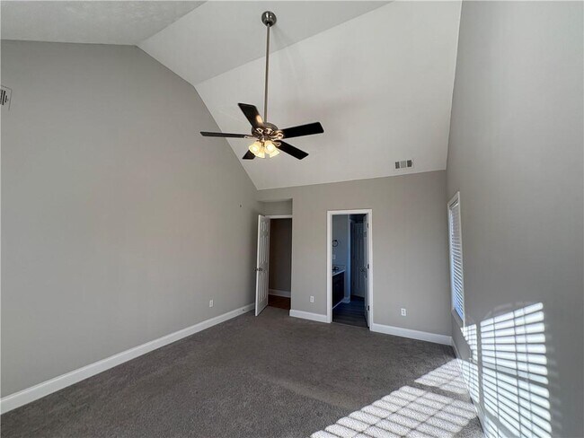 Building Photo - 933 Kendall Park Dr