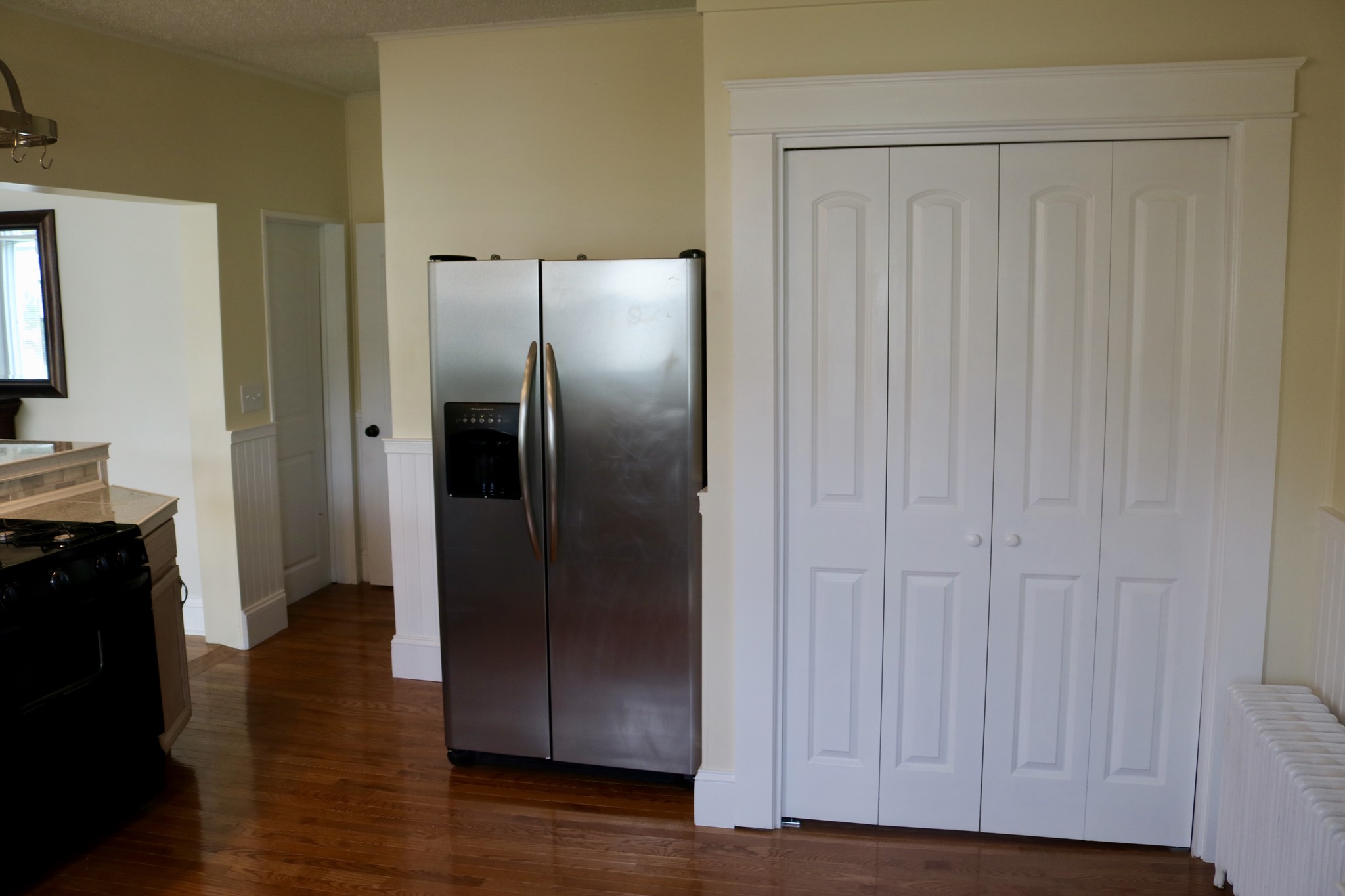 Enclosed lndry w/matching trim woodwork! - 470 South Ave