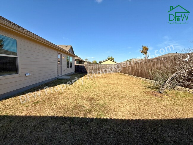 Building Photo - Modern 4-Bedroom Home with Island Kitchen & Spacious Backyard in Princeton!