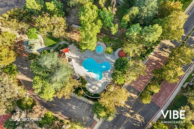 Building Photo - LOCATION, LOCATION, LOCATION!!!! "Hidden Canyon" w/ MOUNTAIN & SUNSET VIEWS