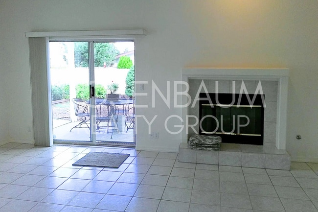 Building Photo - Charming 3-beds, 2-baths home in the Prest...