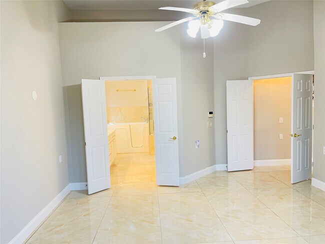 Building Photo - 6207 Harrison Ct