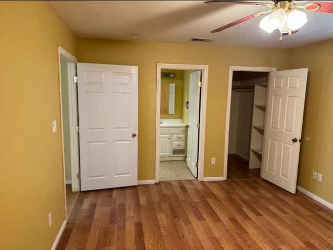 Building Photo - 9000 Underwood Ave