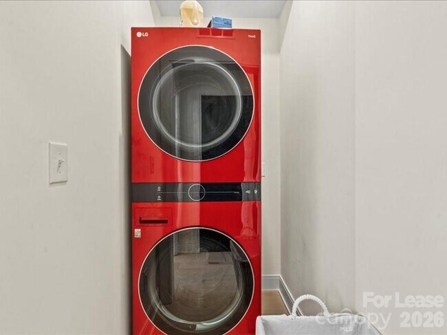 Building Photo - 815 E 36th St