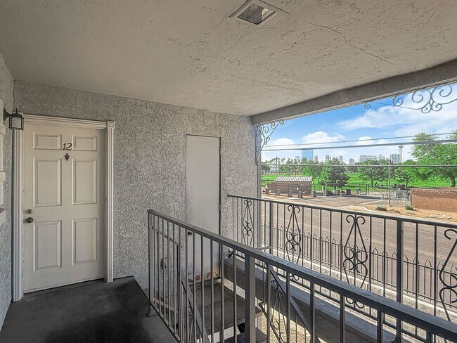 Building Photo - B12/3823 S. Maryland Parkway