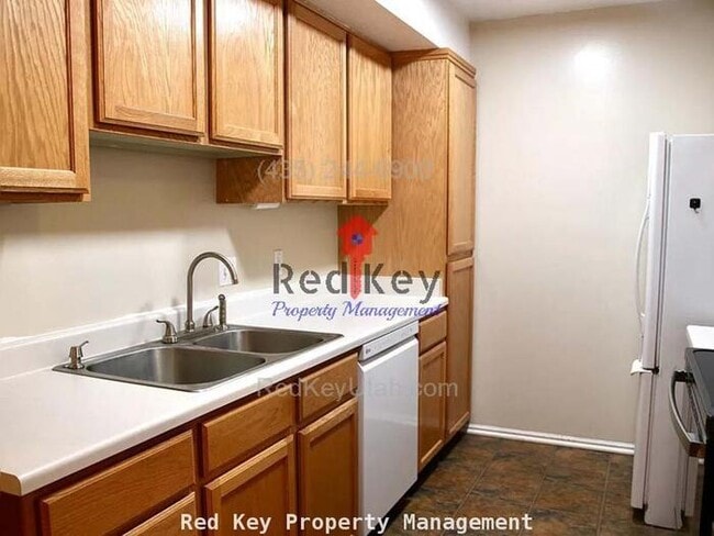 Building Photo - Country Cove 147 W #111