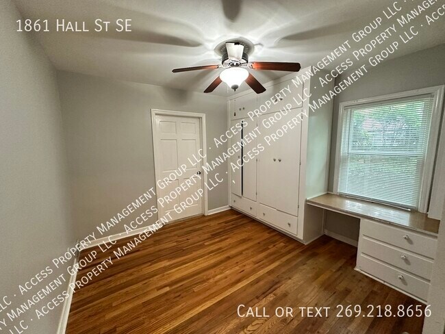 Building Photo - SE Side 3 Bedroom Home by East GR