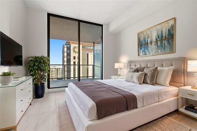 Building Photo - 275 1st Ave S