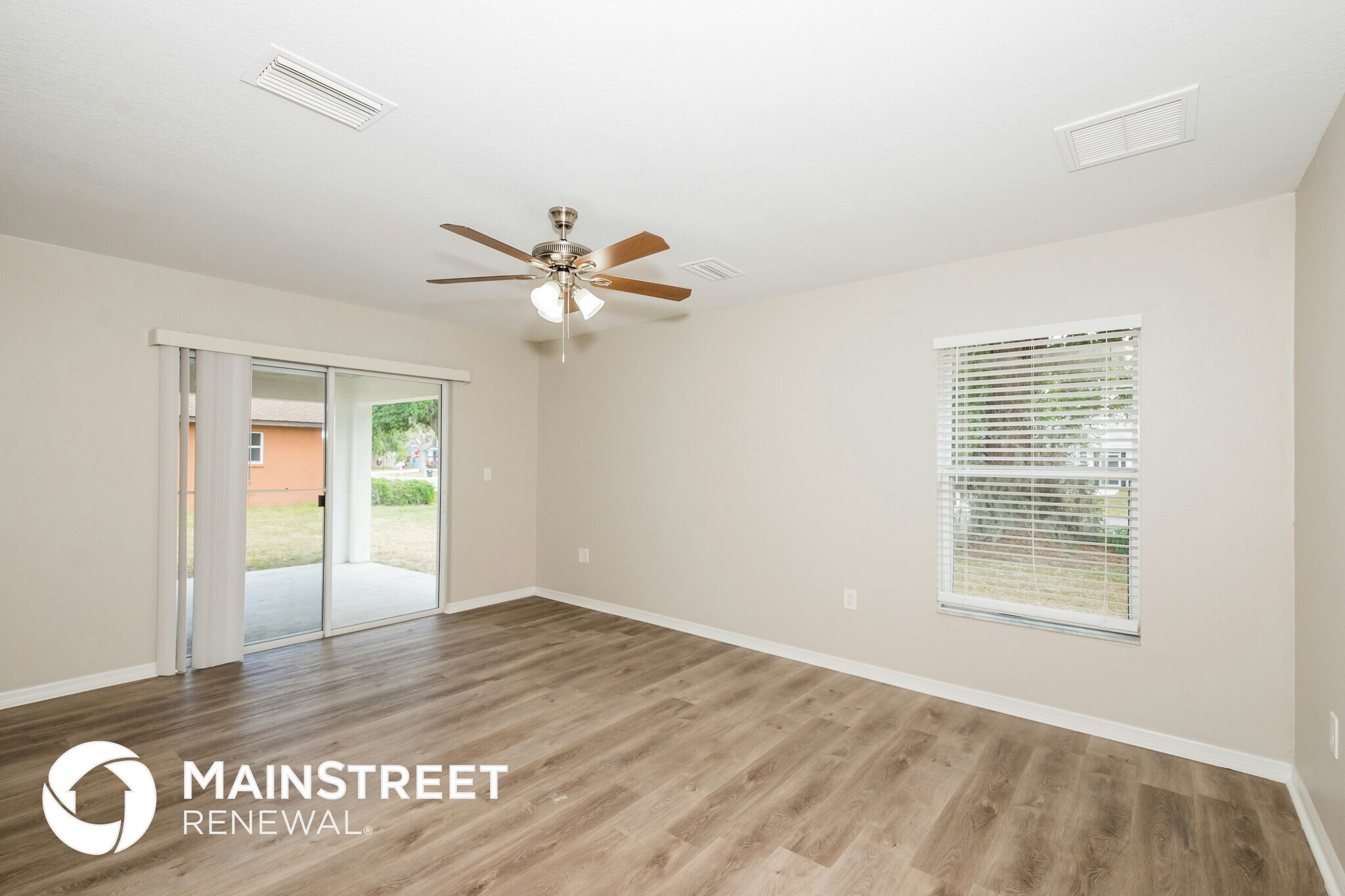 Building Photo - 9310 27th Ave E