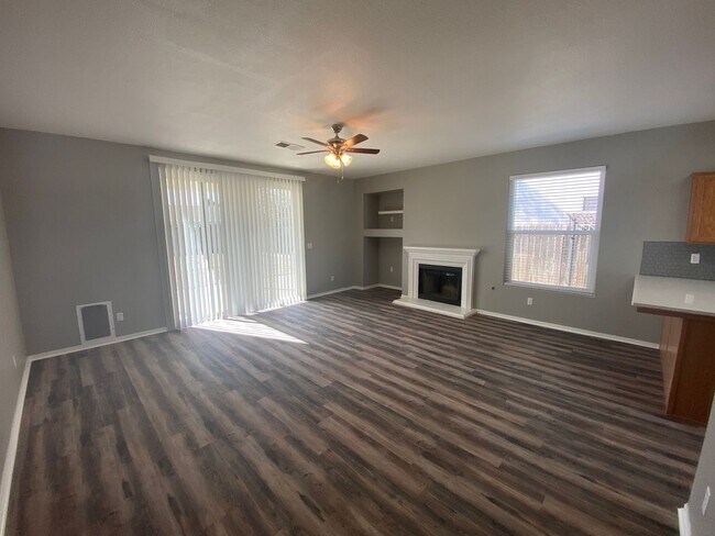 Building Photo - Pet Friendly home coming soon!
