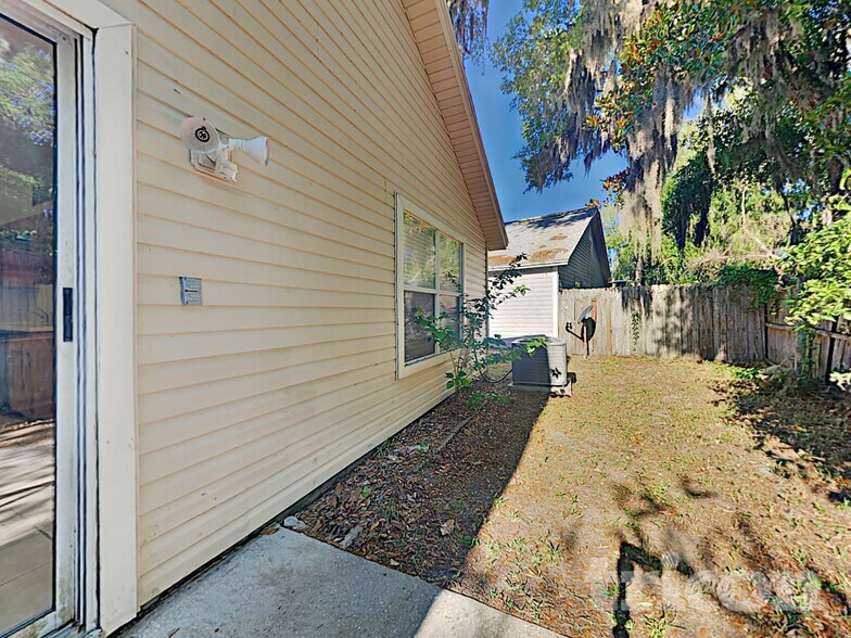 Building Photo - 1293 Munson Cove Dr