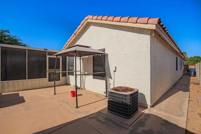 Building Photo - 1116 S 53rd St