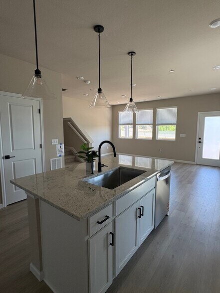 Building Photo - 978 Nettle Ln
