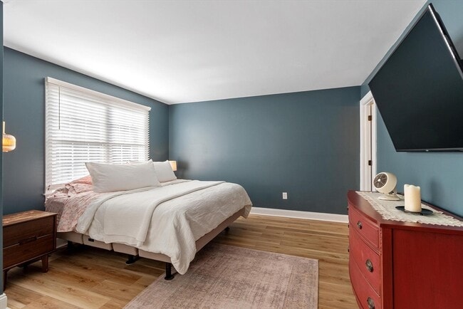 Building Photo - 270 Littleton Rd