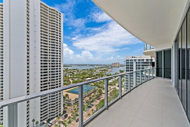 Building Photo - 3100 N Ocean Dr
