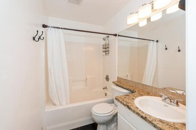 Building Photo - 1 bedroom in Seattle WA 98109