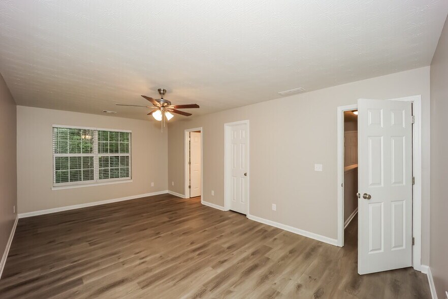 Building Photo - 2534 Walter Way