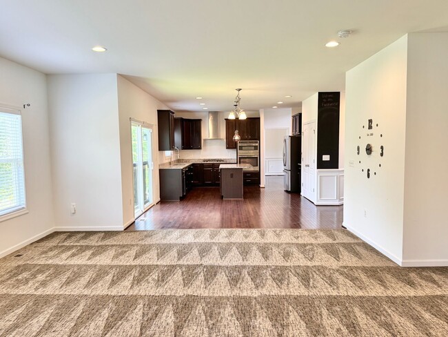 Building Photo - CLOSE TO BROOKE POINT VRE - LARGE ACREAGE HOME - STAFFORD- BASEMENT KITCHENETTE