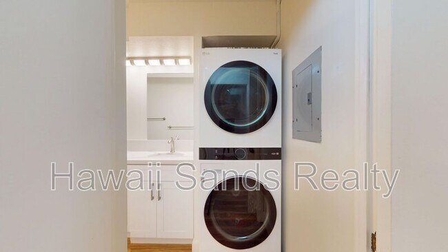 Building Photo - 430 Keoniana St