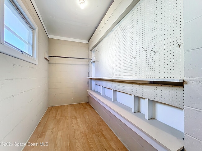 Building Photo - 106 Sunrise Ave