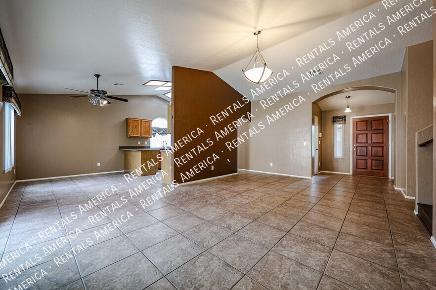 Building Photo - 3160 W Frankfurt Dr