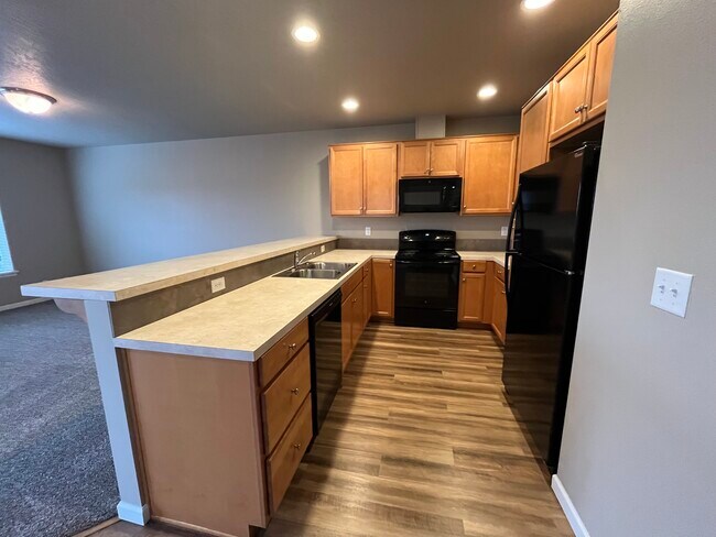 Building Photo - 952 S 58th St