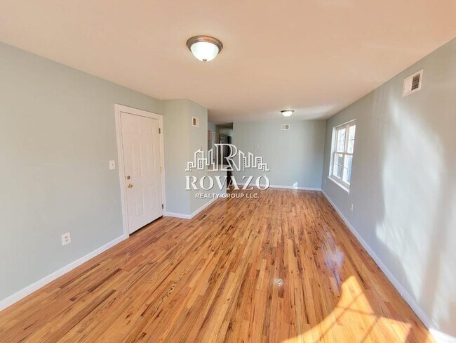Building Photo - 921 Hunterdon St