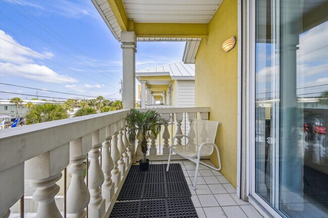 Building Photo - 8013 Surf Dr