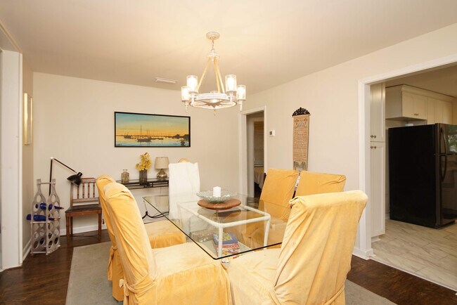 Building Photo - 37 Magnolia Ave SE