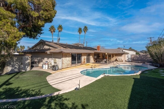 Building Photo - 1489 Santa Anita Dr