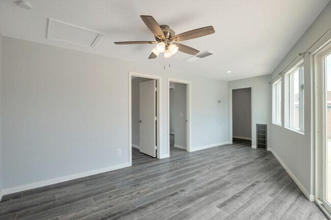 Building Photo - 6-Bedroom Tempe Home with Private Pool, Garage & Ideal Location