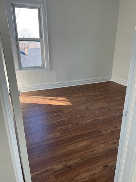 Building Photo - 38 Feiner Pl